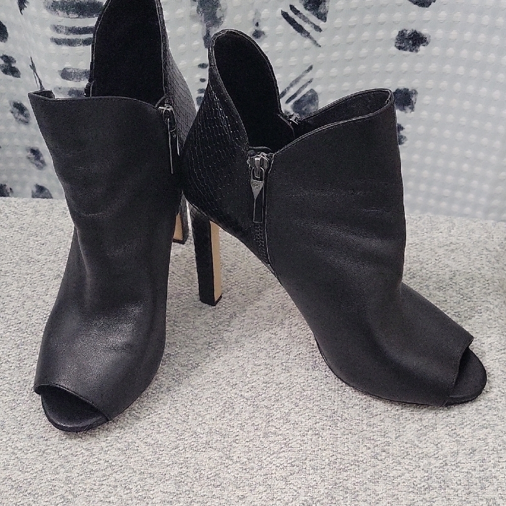 Michael Kors Elegant Black Peep-Toe Ankle Boots Size 8.5 - Picture 1 of 13